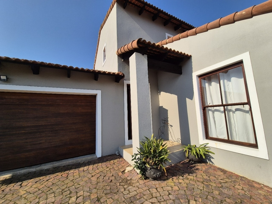 5 Bedroom Property for Sale in Schoongezicht Western Cape